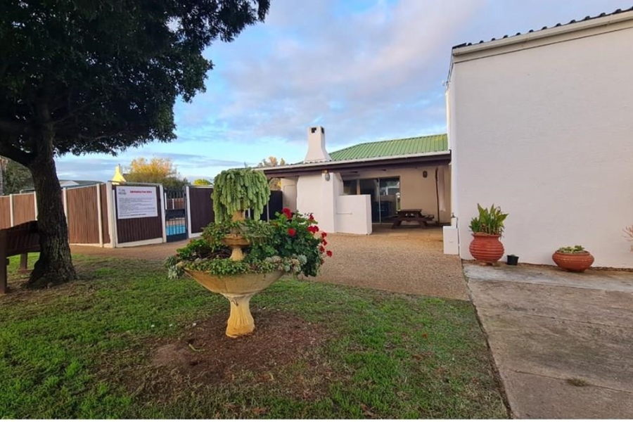 1 Bedroom Property for Sale in Winelands Western Cape